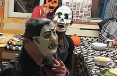 Diagrama Foundation: Cabrini residents dress up for Halloween