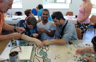 Learning mosaic techniques as a GALA workshop in France